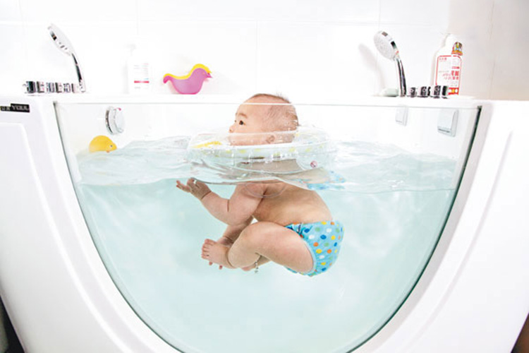 Bekend Goot Habitat Baby Jacuzzi Bath Tub, Bubbling Spa & Shower | Kobiabath